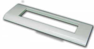 Пластиковая накладка на цоколь, 135x45, белая