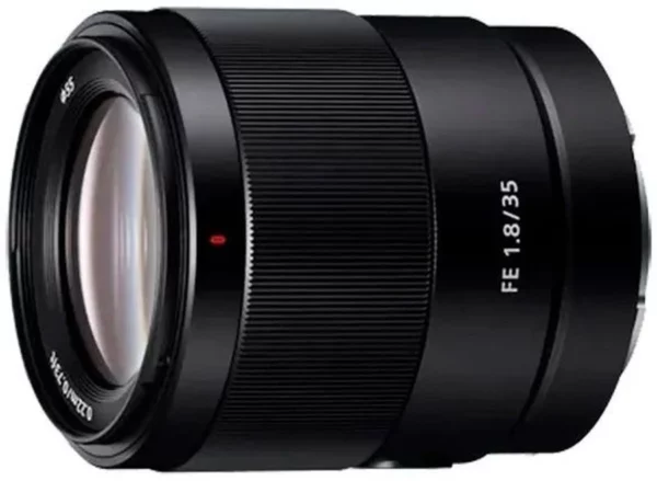 Объектив Sony FE (SEL35F18F) 35мм f/1.8 черный