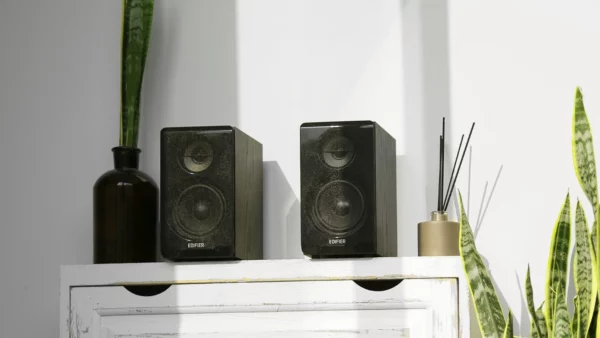 Колонки Edifier R33BT 2.0 черный/черный 10Вт BT