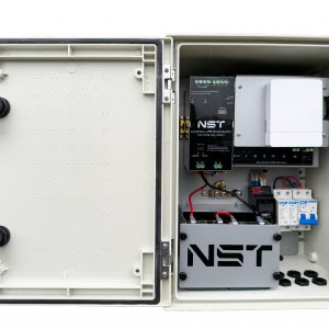 Уличный управляемый (L2+) HiPoE коммутатор Gigabit Ethernet / New System Technologies NS-SW-WPU-4G2G-PL/M / Уличный управляемый (L2+) HiPoE коммутатор Gigabit Ethernet/ Уличный управляемый (L2+) HiPoE коммутатор Gigabit Ethernet с ИБП и термостабилизацией на 4GE PoE + 2 GE SFP порта. Порты 4x10/100/1000Base-T, 2x100/1000Base-X SFP. Порты PoE 1-2 - до 90W (IEEE 802.3af/at/bt),3-4 - до 30W (IEEE 802.3af/at). Консольный порт. Уровень управления Full Managed. PoE WatchDog (Антизависание PoE устройств), Fiber WatchDog (Антизависание SFP модулей). Автоматическое определение PoE устройств. Суммарная мощно
